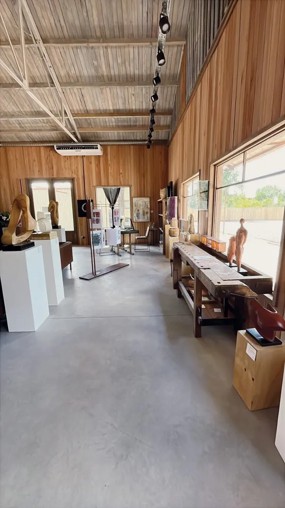 ventanal de la galería